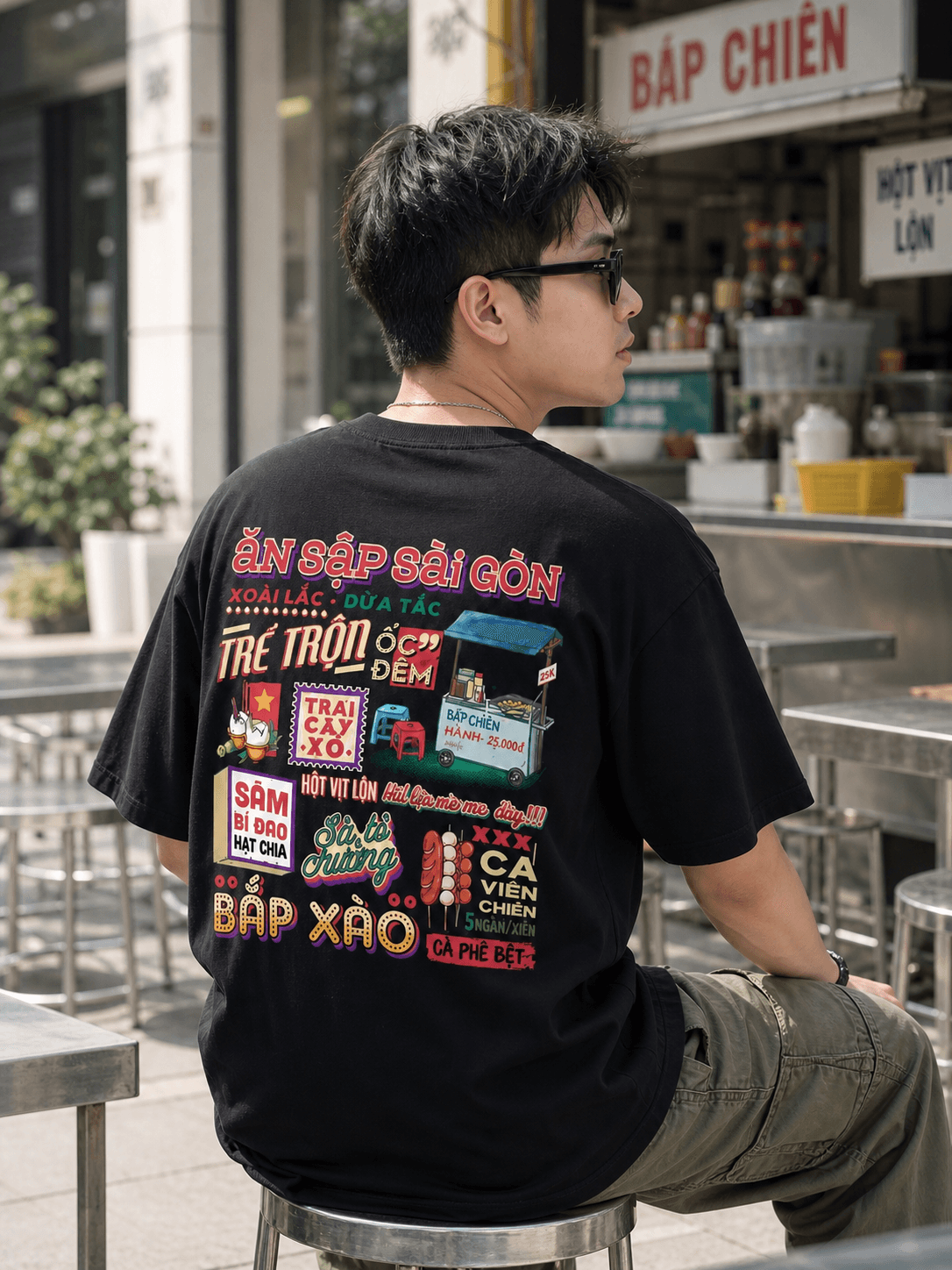 Người mẫu mặc Ăn Sập Sài Gòn Tee