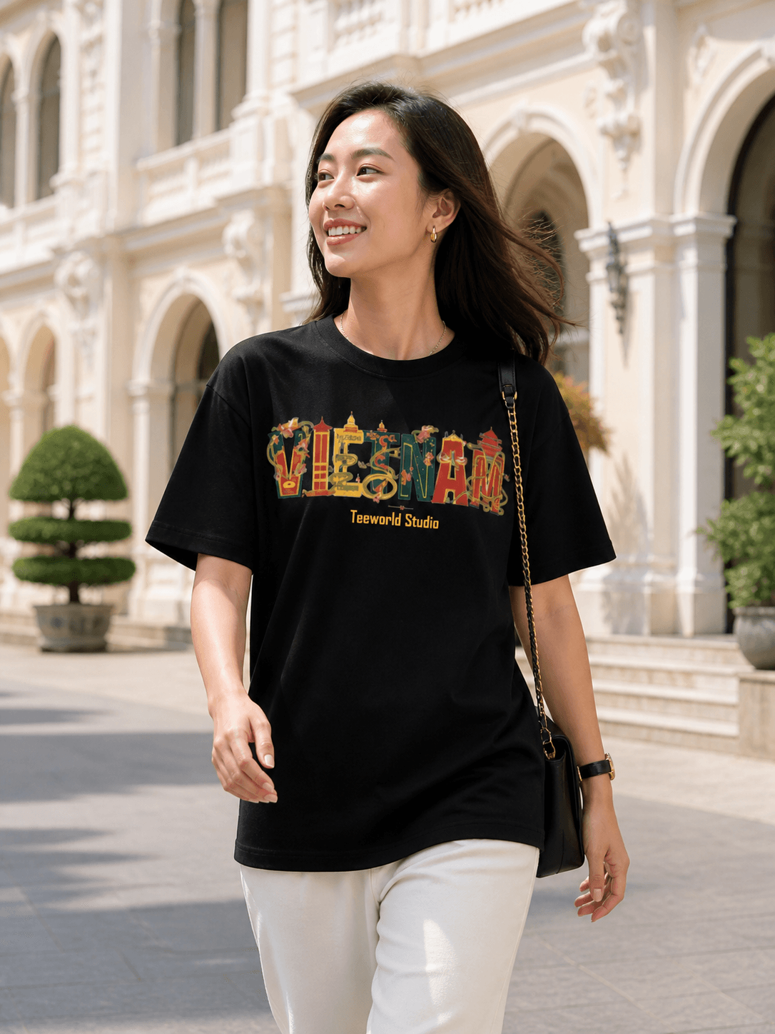 Người mẫu mặc VIETNAM Tee